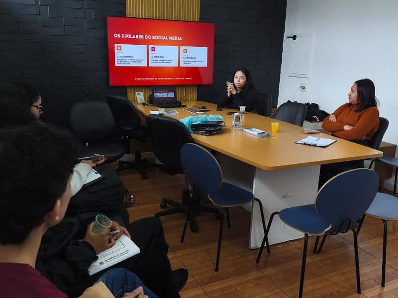 Superando a tempestade com cidadania digital: Fundação Virgínia Ferraz e Grupo ISTV iniciam projeto de formação de novos comunicadores no Guarujá
